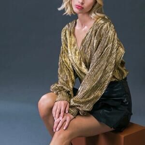 New FLYING TOMATO LOVE ME FOREVER Plisse' Pleated Gold Bodysuit Women's Small